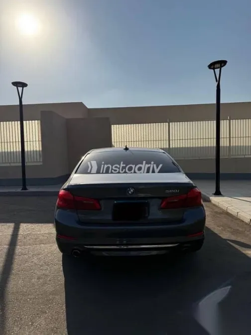 بي ام دبليو 520 2019 رمادي مستعملة للبيع - 5