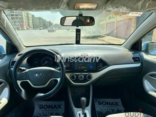 كيا بيكانتو 2015 أزرق غامق مستعملة للبيع - 8
