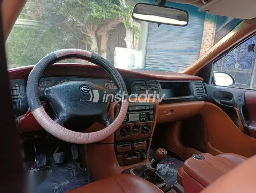 اوبل فيكترا 1997 ذهبي مستعملة للبيع - 4