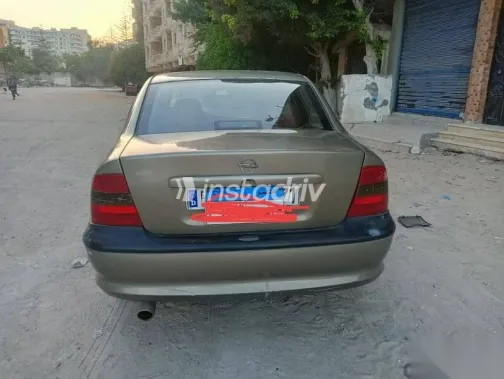 اوبل فيكترا 1997 ذهبي مستعملة للبيع - 7