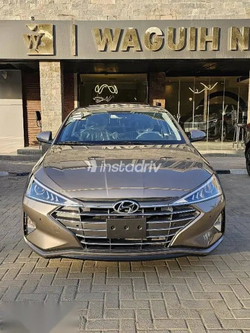 هيونداي إلنترا 2026 رمادي جديدة للبيع - 1