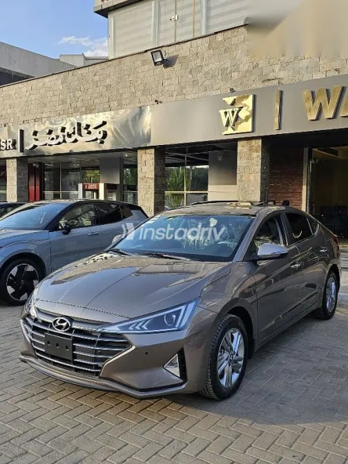 هيونداي إلنترا 2026 رمادي جديدة للبيع - 4