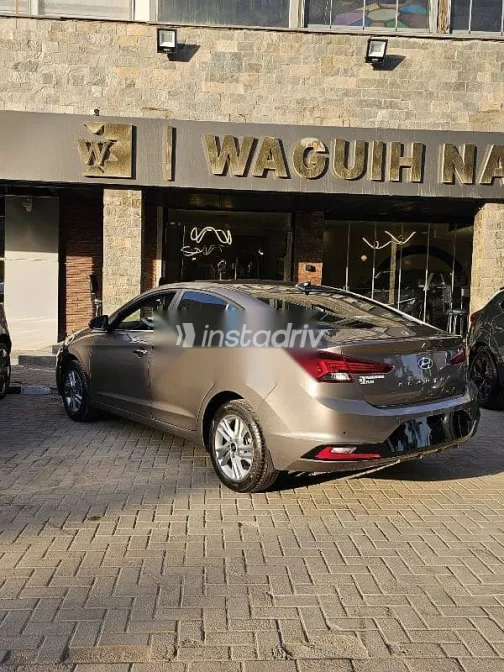 هيونداي إلنترا 2026 رمادي جديدة للبيع - 5