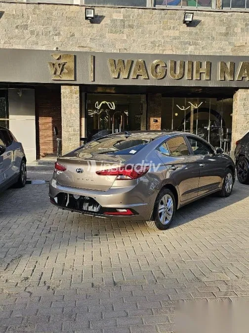 هيونداي إلنترا 2026 رمادي جديدة للبيع - 6