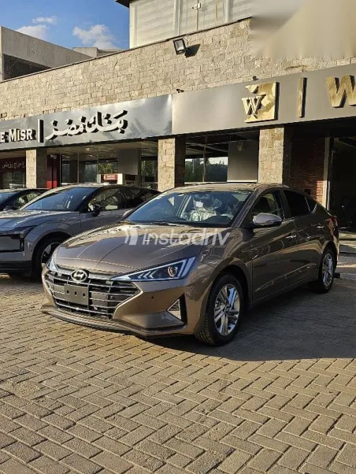 هيونداي إلنترا 2026 رمادي جديدة للبيع - 7