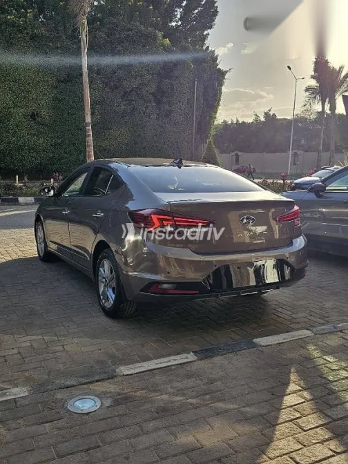 هيونداي إلنترا 2026 رمادي جديدة للبيع - 8