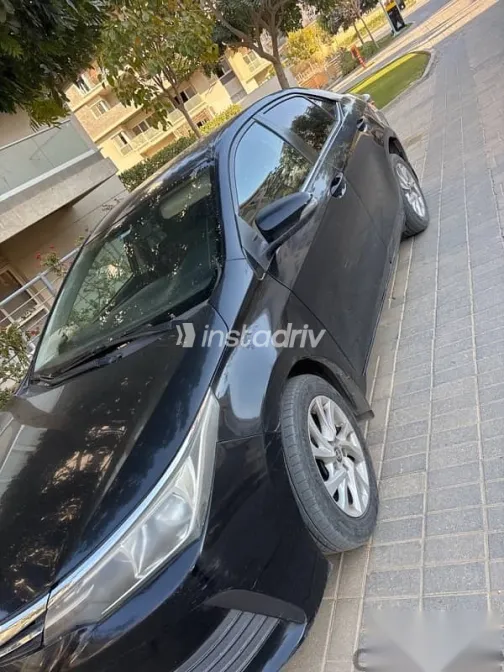 تويوتا كورولا 2018 أسود مستعملة للبيع - 2