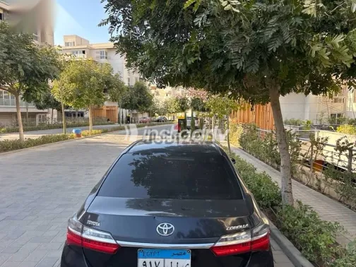 تويوتا كورولا 2018 أسود مستعملة للبيع - 3