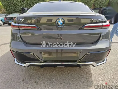 بي ام دبليو اى 7 2024 رمادي مستعملة للبيع - 2