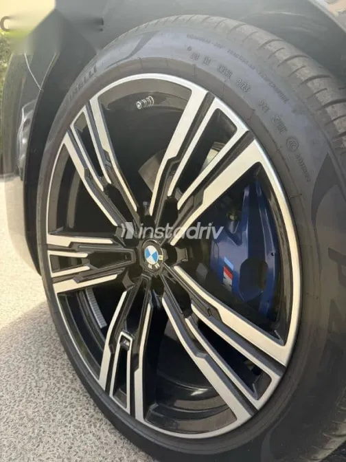 بي ام دبليو اى 7 2024 رمادي مستعملة للبيع - 4