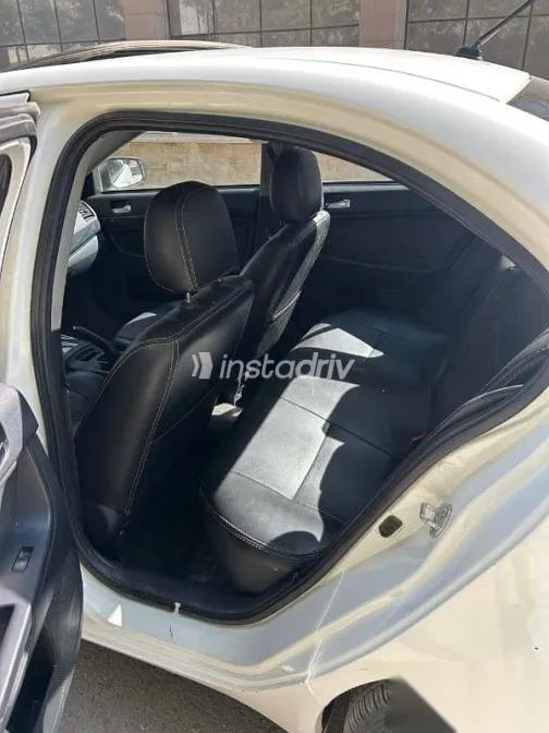 ميتسوبيشي لانسر 2016 أبيض مستعملة للبيع - 9