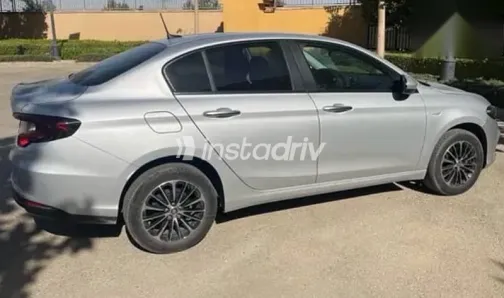 فيات تيبو 2024 فضي مستعملة للبيع - 3