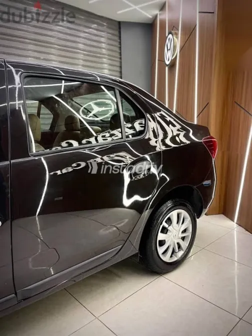 Renault Logan 2022 Black Used for Sale - 5