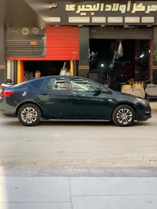 اوبل أسترا 2016 أبيض مستعملة للبيع