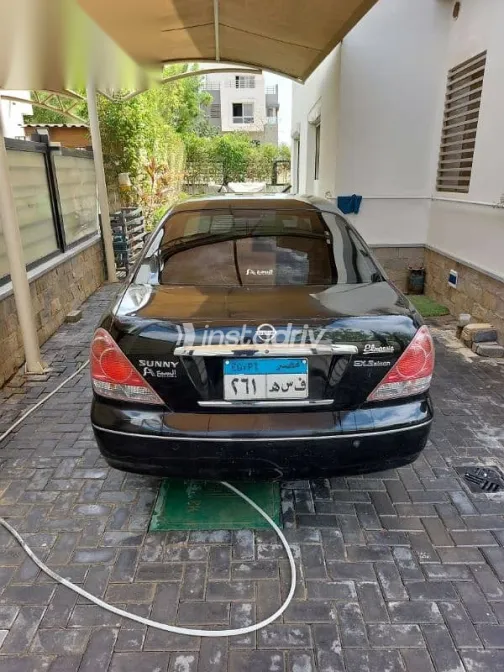 نيسان صنى 2012 أسود مستعملة للبيع - 2