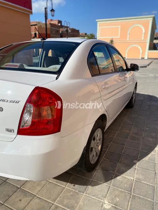 هيونداي اكسنت 2011 أبيض مستعملة للبيع - 6