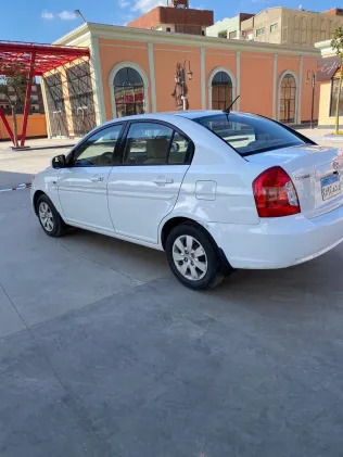 Hyundai Accent 2011 White Used for Sale