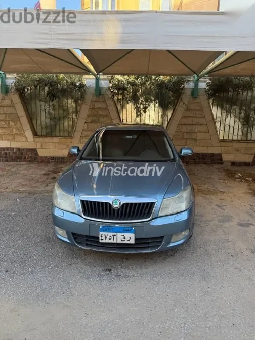 سكودا اوكتافيا 2011 أزرق غامق مستعملة للبيع - 1