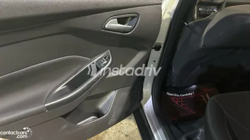 Ford Focus 2017 White Used for Sale - 1