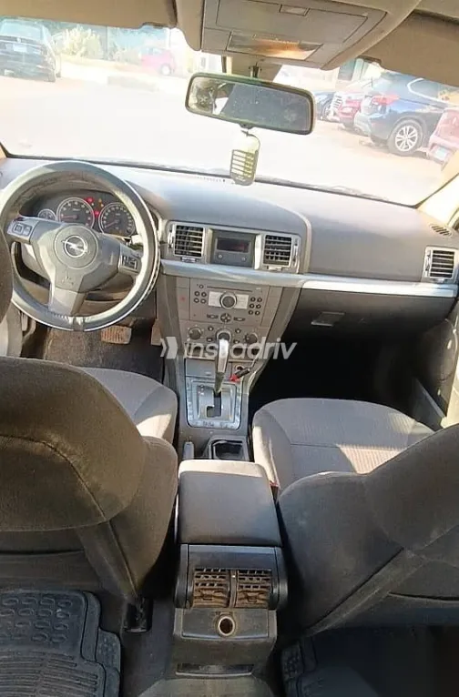 Opel Vectra 2008 Gold Used for Sale - 3