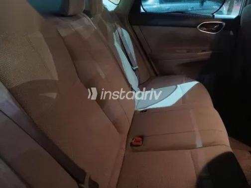 نيسان سنترا 2016 أبيض مستعملة للبيع - 2