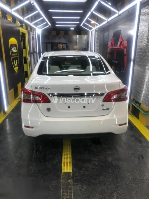 نيسان سنترا 2016 أبيض مستعملة للبيع - 3