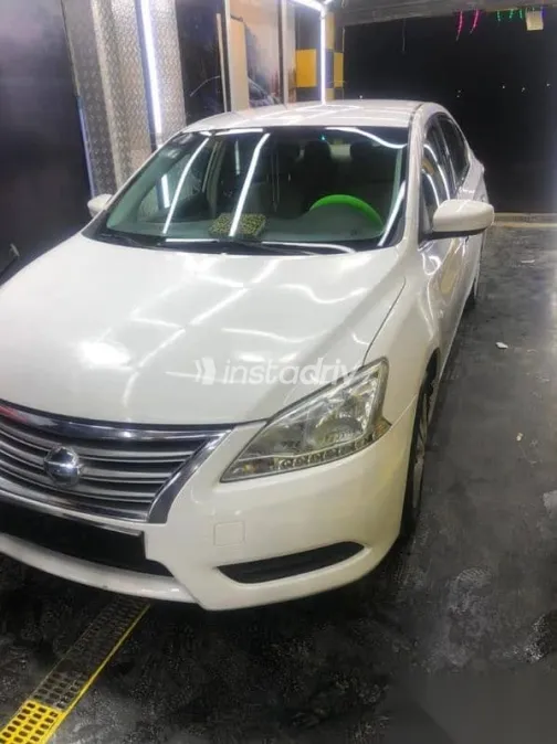 نيسان سنترا 2016 أبيض مستعملة للبيع - 7