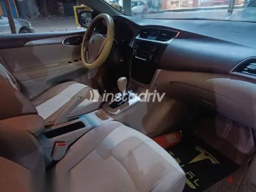 نيسان سنترا 2016 أبيض مستعملة للبيع - 8