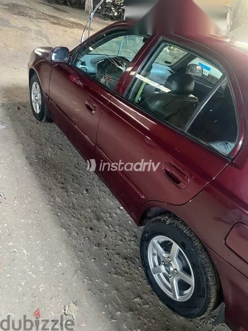 Hyundai Verna 2004 Burgundy Used for Sale - 3