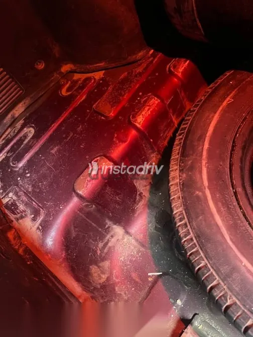 Hyundai Verna 2004 Burgundy Used for Sale - 10