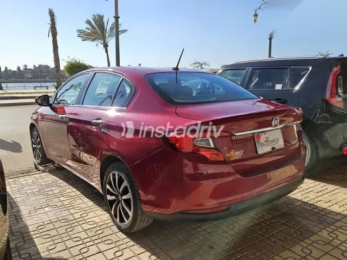 فيات تيبو 2018 أحمر مستعملة للبيع - 5