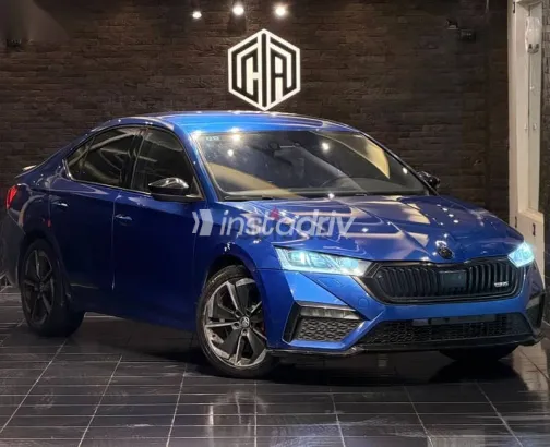 سكودا اوكتافيا 2022 أزرق غامق مستعملة للبيع - 7