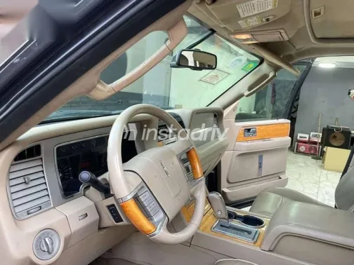 لينكولن نافيجاتور 2007 أسود مستعملة للبيع - 4