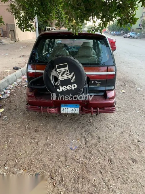 هيونداي سانتامو 2001 أسود مستعملة للبيع - 2