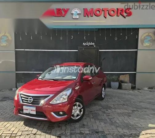 نيسان صنى 2019 أحمر مستعملة للبيع - 1
