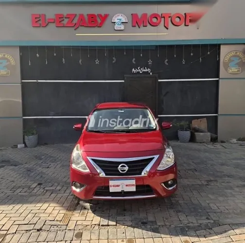 نيسان صنى 2019 أحمر مستعملة للبيع - 2