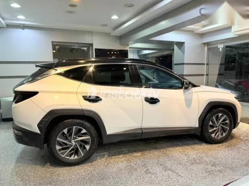 هيونداي توسان 2021 أبيض مستعملة للبيع - 2