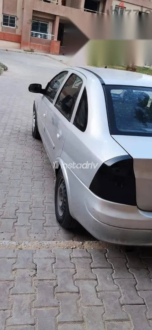 اوبل كورسا 2005 فضي مستعملة للبيع - 3