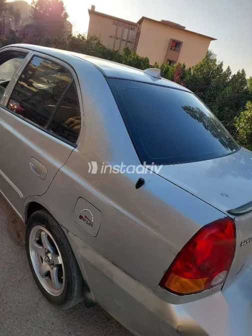 هيونداي فيرنا 2014 فضي مستعملة للبيع - 1