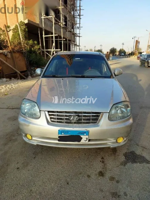 هيونداي فيرنا 2014 فضي مستعملة للبيع - 6