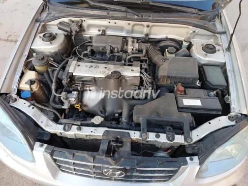 هيونداي فيرنا 2014 فضي مستعملة للبيع - 8