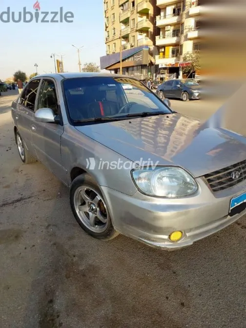 هيونداي فيرنا 2014 فضي مستعملة للبيع - 9