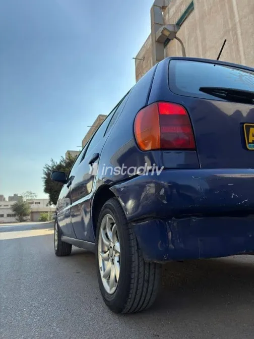 فولكس فاغن بولو 1997 أزرق غامق مستعملة للبيع - 1