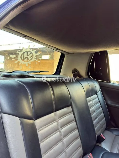 فولكس فاغن بولو 1997 أزرق غامق مستعملة للبيع - 4