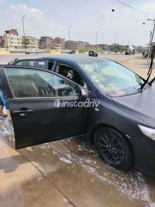 تويوتا كورولا 2012 أبيض مستعملة للبيع - 1