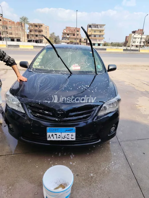 تويوتا كورولا 2012 أبيض مستعملة للبيع - 5