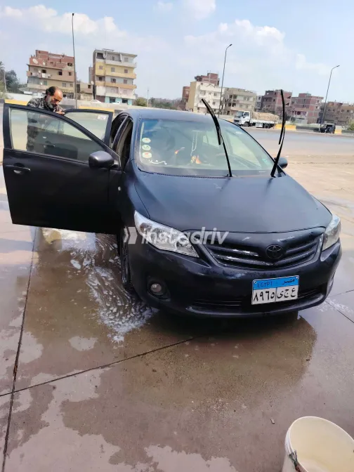 تويوتا كورولا 2012 أبيض مستعملة للبيع - 6