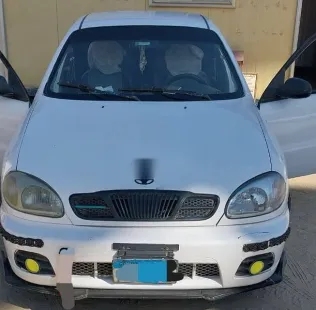 دايو لانوس 2000 أبيض مستعملة للبيع