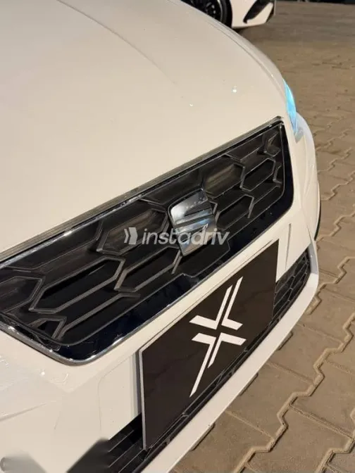 سيات ابيزا 2025 أبيض مستعملة للبيع - 2