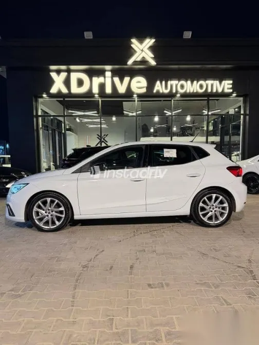 سيات ابيزا 2025 أبيض مستعملة للبيع - 3